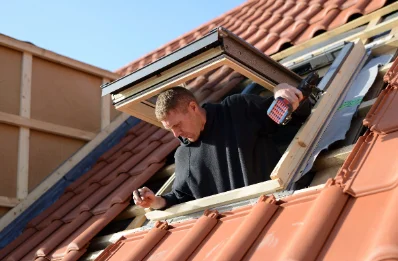 Pose de fenêtres de toit Velux aux Portes du Coglais